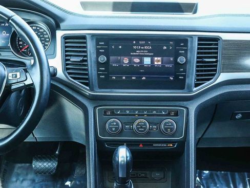 Used 2020 Volkswagen Atlas SE w/ Panoramic Sunroof Package image 19