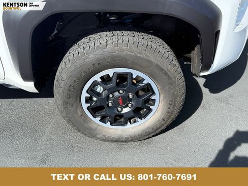 Used 2025 Toyota Tacoma TRD Off-Road image 15