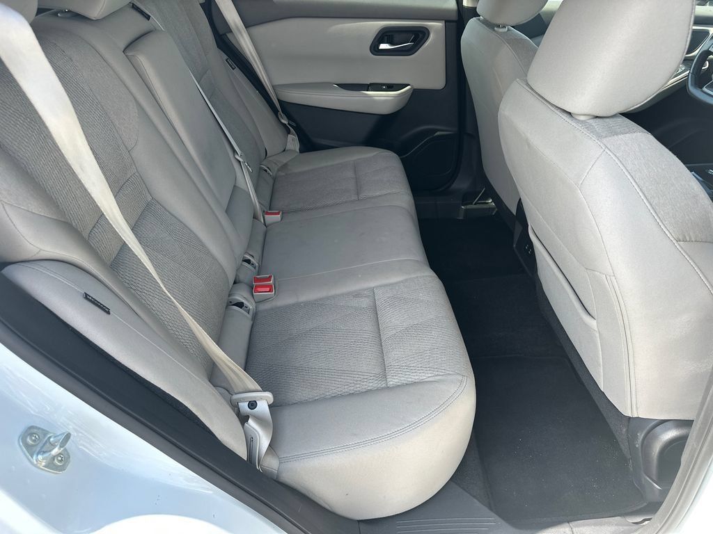 Used 2025 Nissan Rogue SV FWD image 15