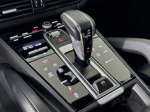 Used 2021 Porsche Cayenne S image 21