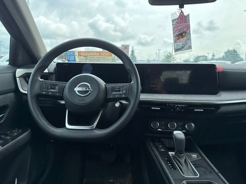 Used 2025 Nissan Kicks SV w/ SV Premium Package AWD/4WD image 11