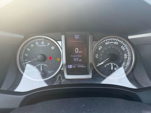 Used 2019 Toyota Tacoma SR5 RWD image 12