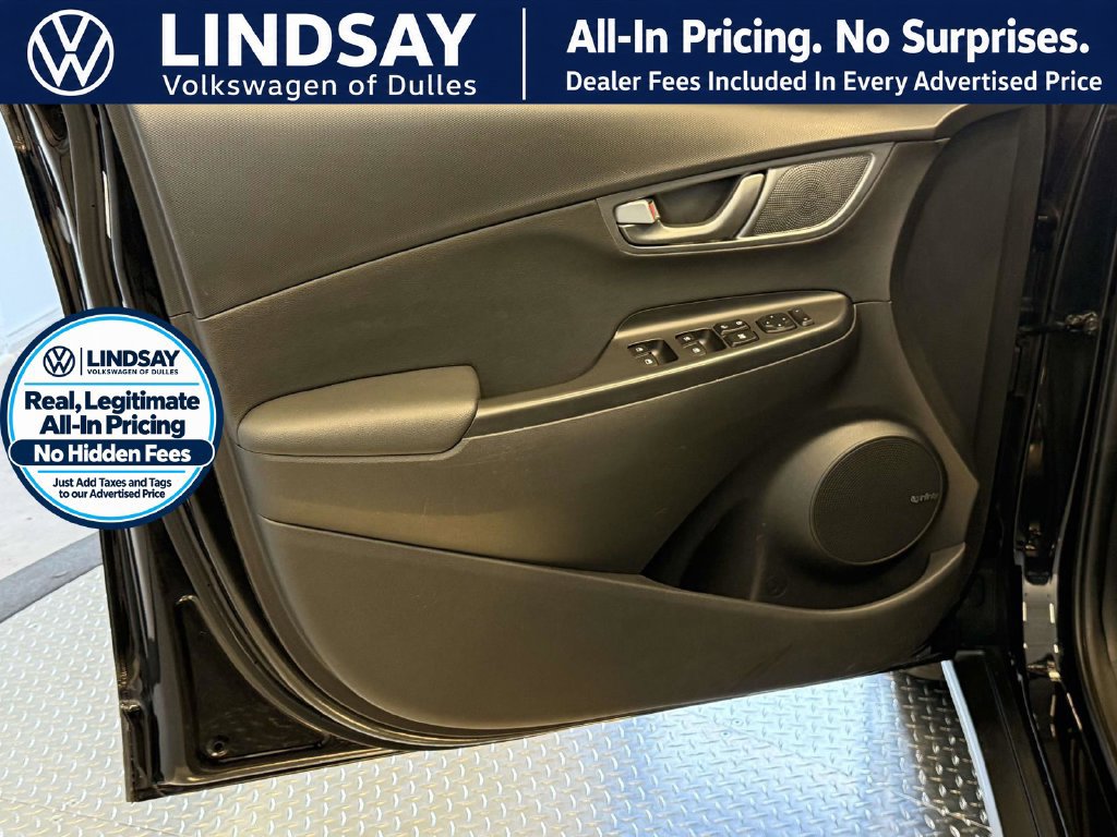 Used 2021 Hyundai Kona Ultimate w/ Cargo Package FWD image 9
