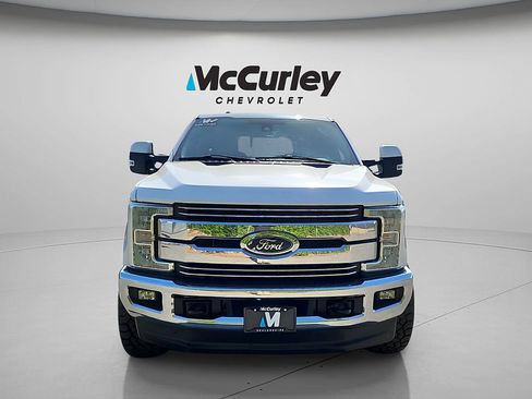 Used 2017 Ford F250 Lariat w/ Lariat Ultimate Package AWD/4WD image 2