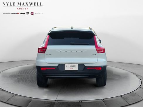 Used 2022 Volvo XC40 T5 R-Design w/ Advanced Package image 15