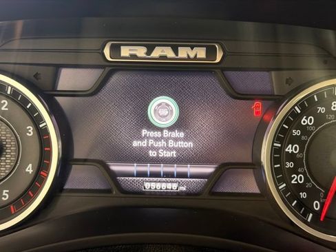 Used 2022 RAM 2500 Laramie w/ Chrome Appearance Group AWD/4WD image 23