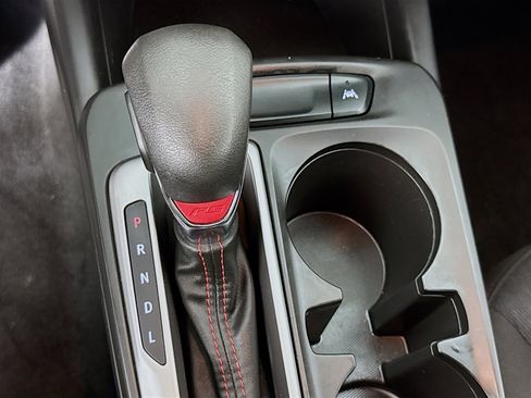 Used 2024 Chevrolet Trax RS w/ Sunroof Package FWD image 19