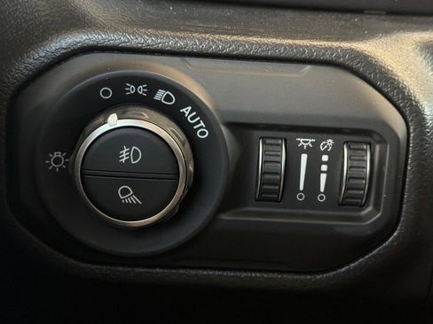Used 2022 Jeep Gladiator Sport AWD/4WD image 31
