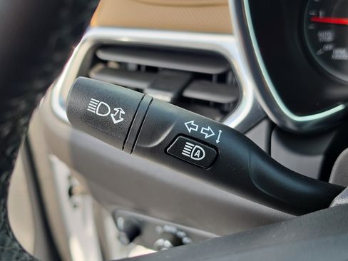 Certified 2024 Chevrolet Equinox Premier FWD image 24