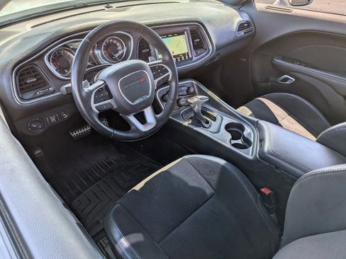 Used 2017 Dodge Challenger R/T Scat Pack w/ Leather Interior Group image 10