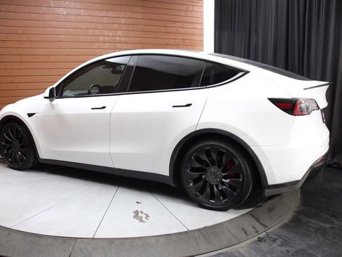 Used 2020 Tesla Model Y Performance image 11