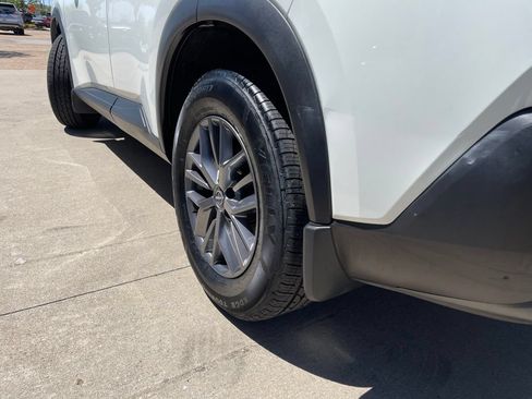 Used 2023 Nissan Rogue S AWD/4WD image 17