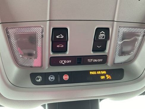 Used 2023 GMC Terrain SLE w/ Driver Convenience Package image 30