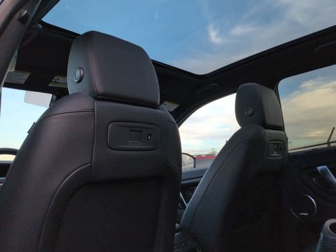 Used 2025 Land Rover Discovery Sport Dynamic SE image 18