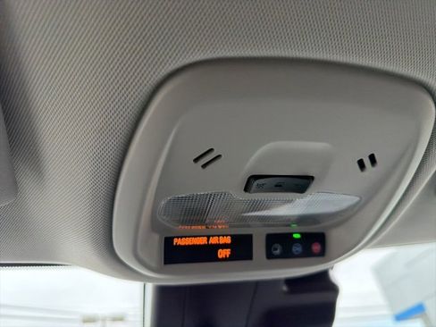 Used 2025 Chevrolet Trax LT w/ LT Convenience Package image 50