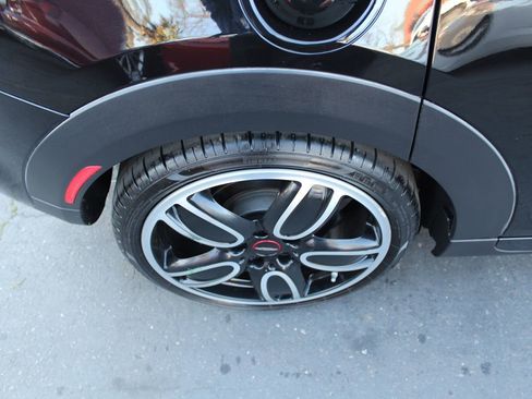 Used 2017 MINI Cooper S image 13