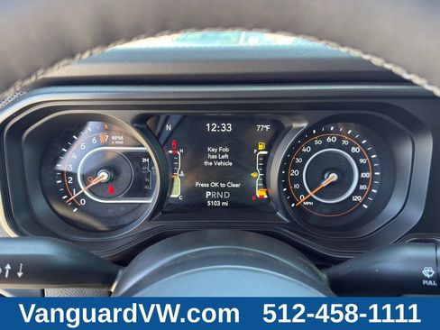 Used 2025 Jeep Gladiator Rubicon AWD/4WD image 21
