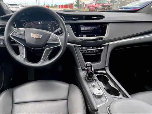 Used 2025 Cadillac XT5 Premium Luxury AWD/4WD image 16
