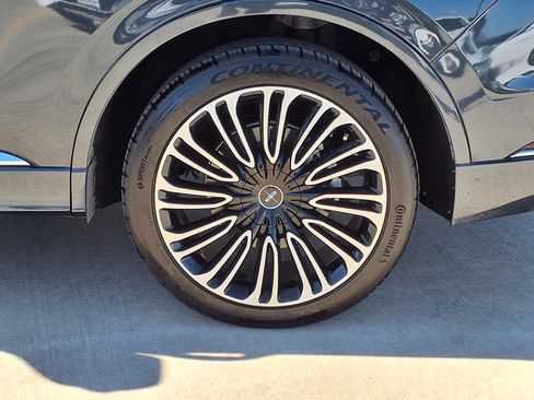 Used 2023 Lincoln Aviator Black Label w/ Class IV Trailer Tow Package image 9