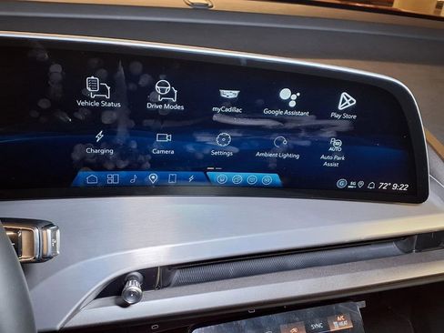 New 2026 Cadillac Vistiq Sport AWD/4WD image 18