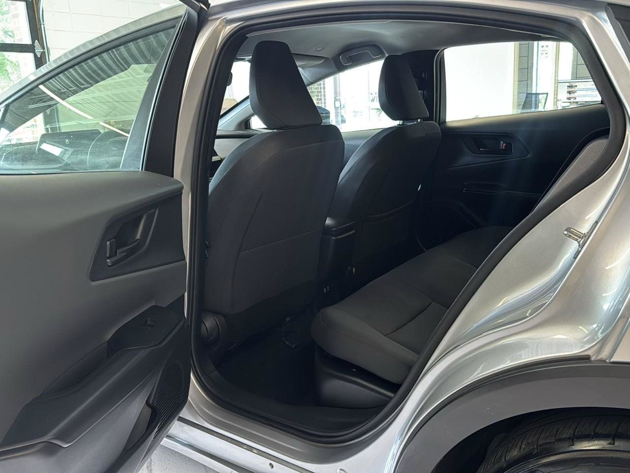 Used 2024 Toyota Prius LE FWD image 18