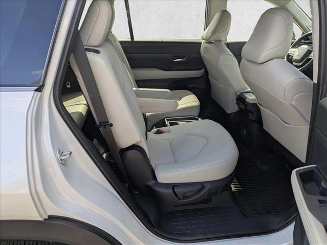 Used 2026 Toyota Grand Highlander AWD Hybrid image 18