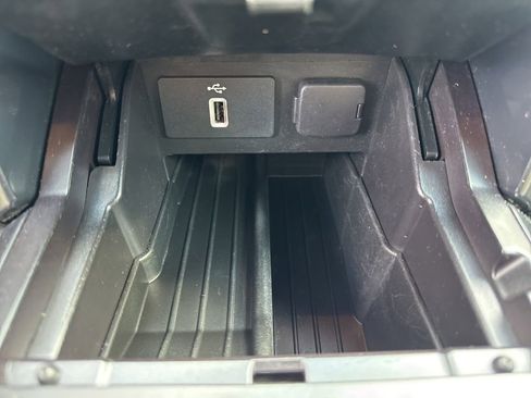 Used 2018 Ford Explorer XLT w/ Equipment Group 202A image 41