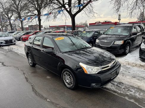 Used 2011 Ford Focus SE w/ Sedan SE Appearance Pkg image 9