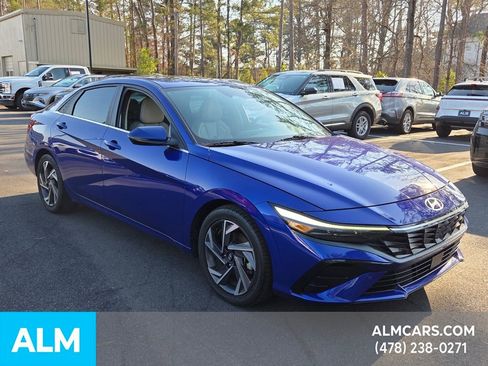 Used 2024 Hyundai Elantra Limited image 8