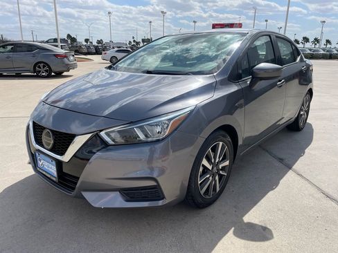Certified 2021 Nissan Versa SV image 2
