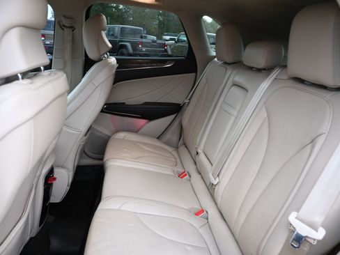 Used 2018 Lincoln MKC Reserve image 18