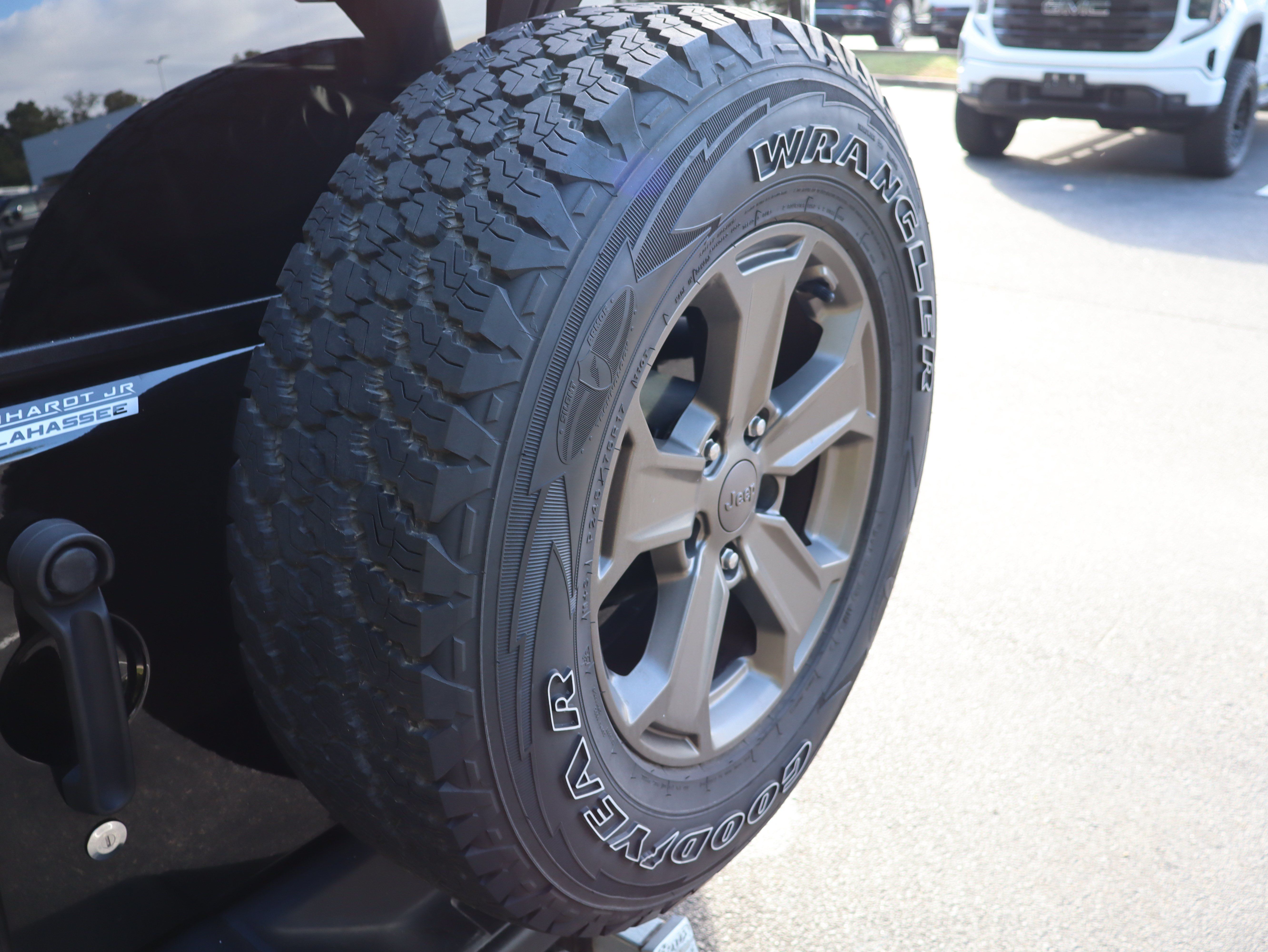 Used 2018 Jeep Wrangler Unlimited Sport AWD/4WD image 44