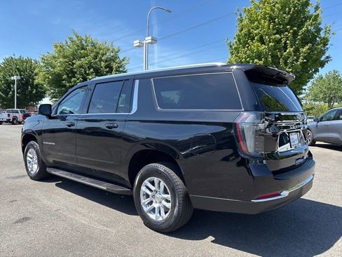 New 2026 Chevrolet Suburban LT w/ Comfort Package AWD/4WD image 3