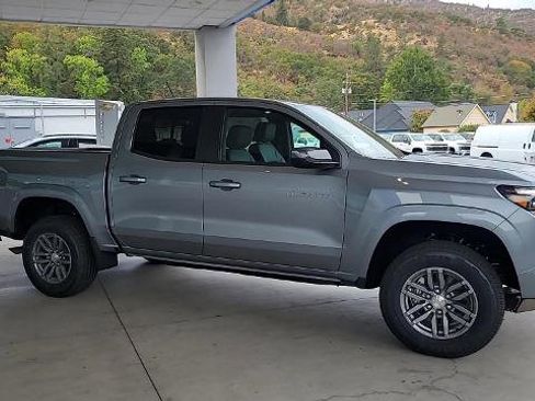 New 2024 Chevrolet Colorado LT w/ LT Convenience Package III image 38
