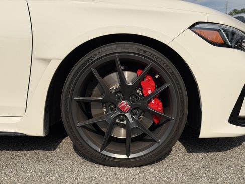 Used 2023 Honda Civic Type R image 13