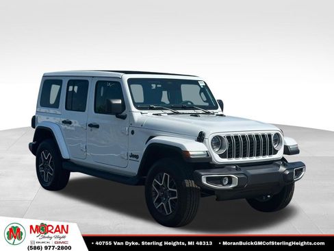 Used 2026 Jeep Wrangler Unlimited Sahara AWD/4WD image 7