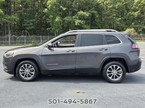 Used 2019 Jeep Cherokee Latitude Plus FWD image 2