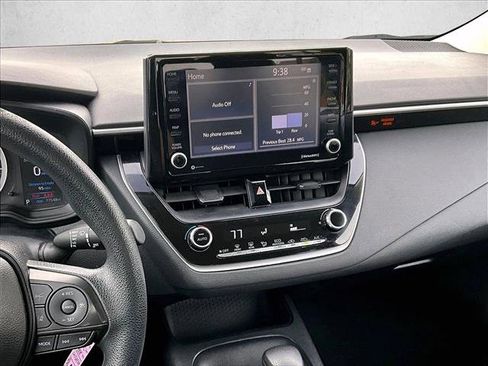 Used 2022 Toyota Corolla LE image 8