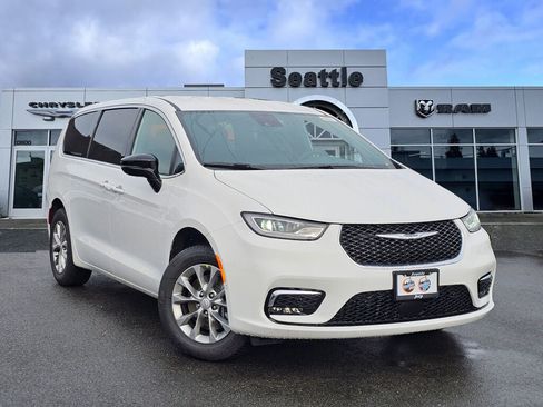 New 2026 Chrysler Pacifica Select image 1