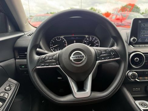 Used 2024 Nissan Sentra SV FWD image 13