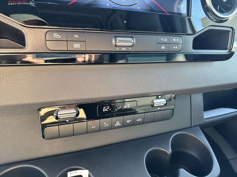 New 2025 Mercedes-Benz Sprinter 2500 image 25