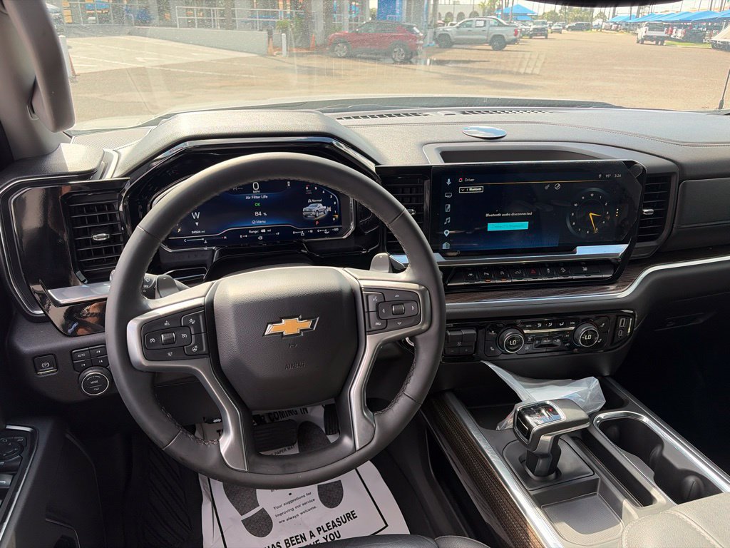 Used 2025 Chevrolet Silverado 1500 LT AWD/4WD image 8
