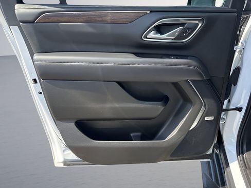 Used 2023 Chevrolet Suburban Premier RWD image 30