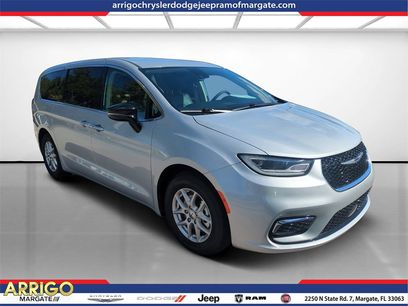 Used 2024 Chrysler Pacifica Touring-L