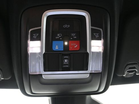 Used 2025 RAM 1500 Laramie image 17