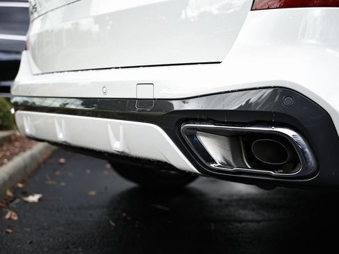 Used 2025 BMW X5 xDrive50e w/ Executive Package image 9