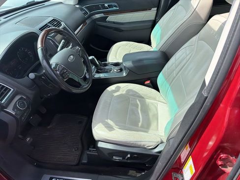 Used 2016 Ford Explorer Platinum image 4