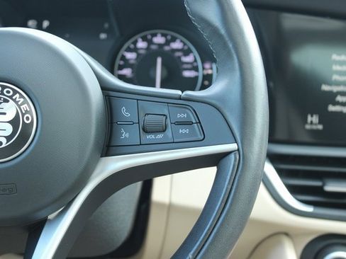 Used 2017 Alfa Romeo Giulia Ti w/ TI Lusso Light Wood Package image 25