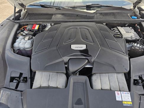 Used 2022 Porsche Cayenne AWD/4WD image 20