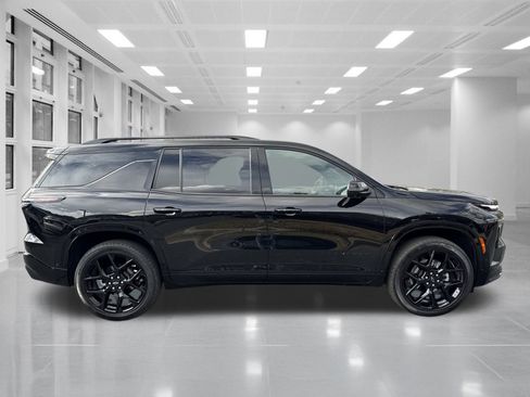 Certified 2024 Chevrolet Traverse RS w/ LPO, Floor Liner Package image 4